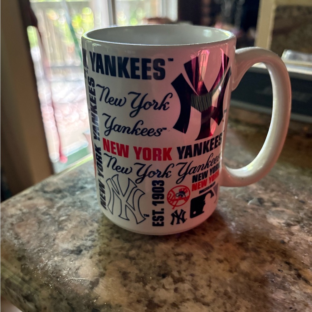 New York Yankees White Mug